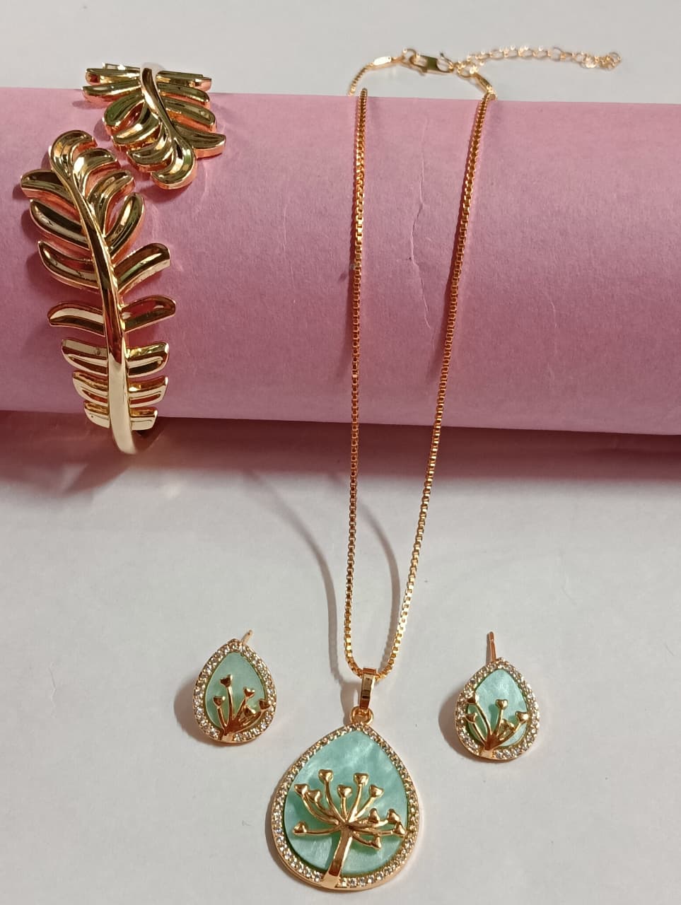 Elegant Botanical Jewelry Set